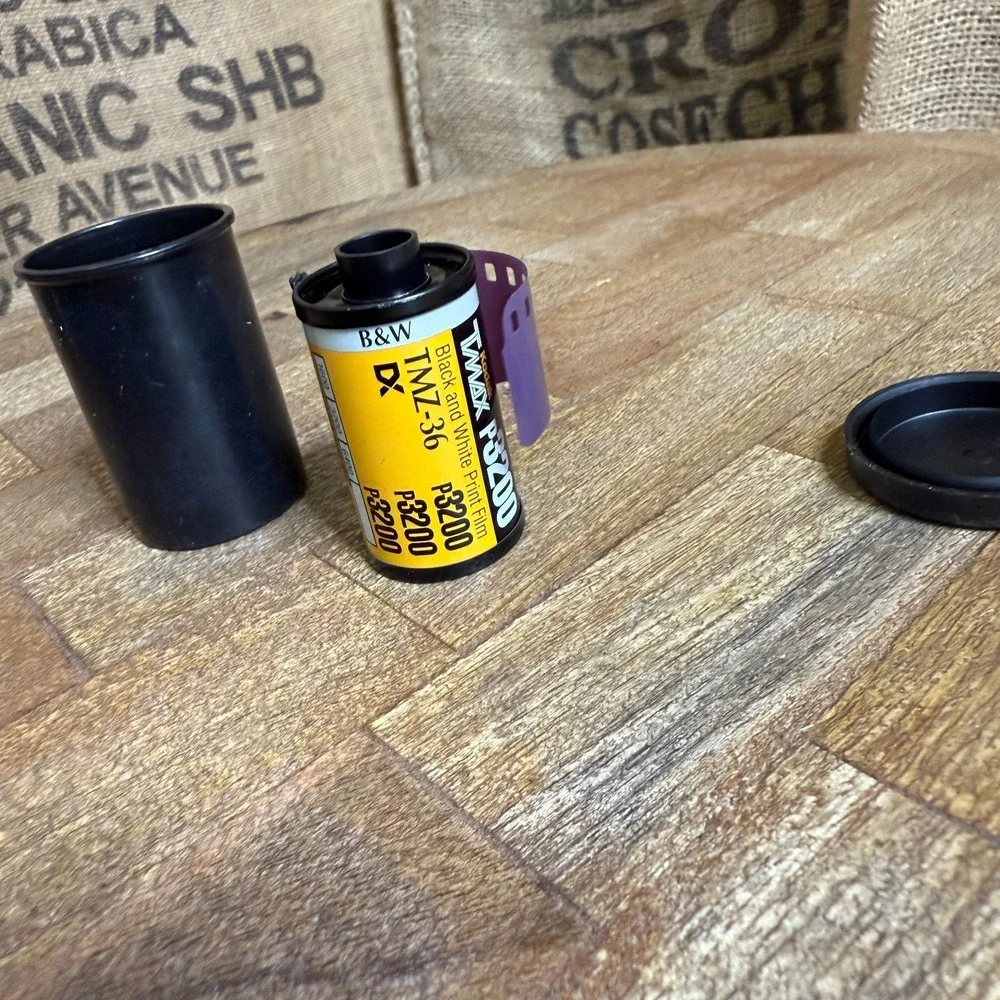 Kodak T-MAX P3200 TMZ-36 35mm B&W Film 36 Exp Expired Unused No Box